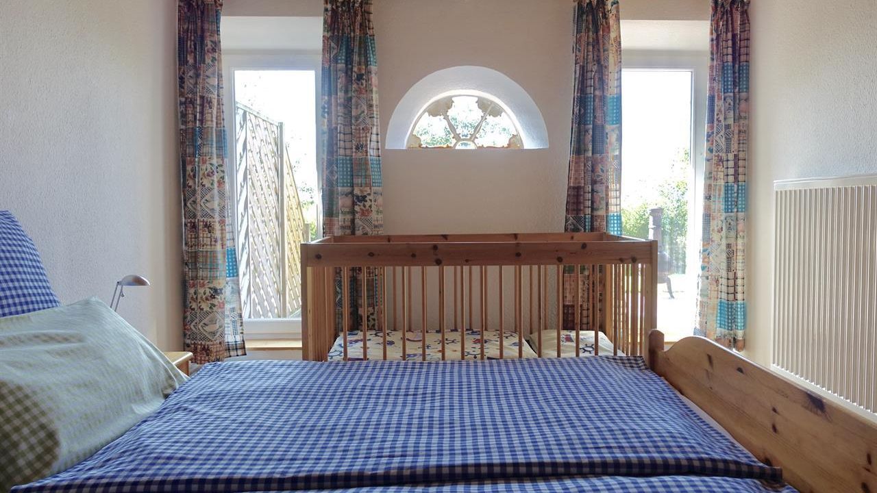 Schlafzimmer 1 (EG) Schlafzimmer 1 (EG)